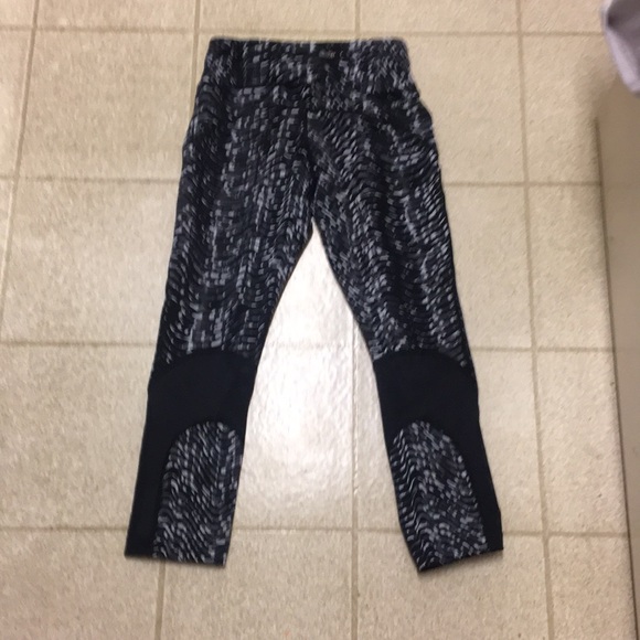 Nike work out leggings - Picture 2 of 2